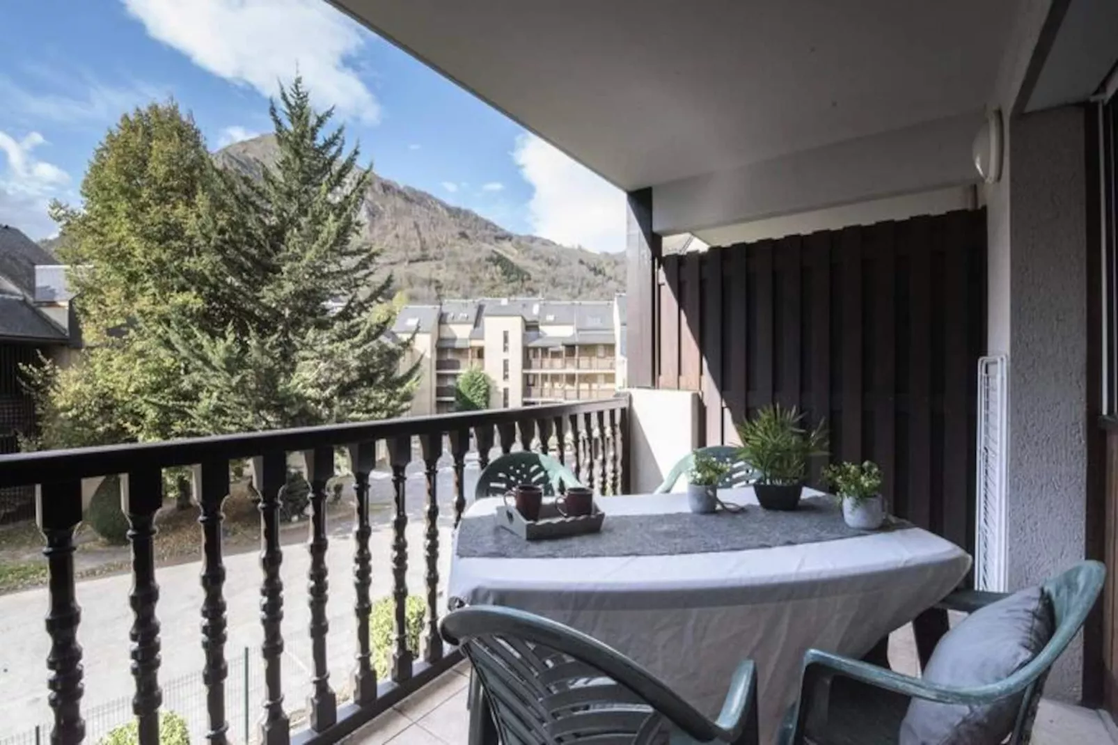 Résidence Arches Daure Bata-Image-tags.