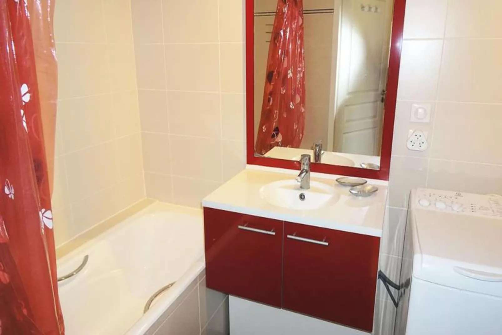 Residence Les Aiguieres-Badkamer