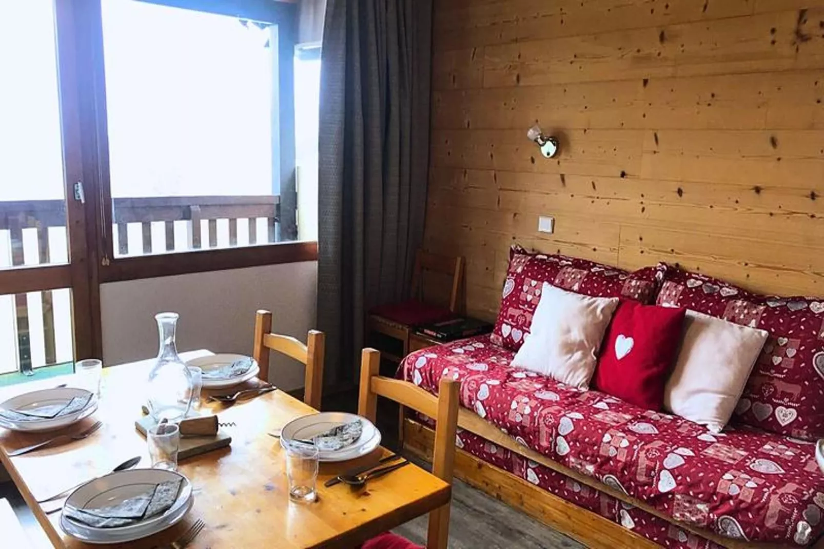 Résidence Camarine-Eetkamer