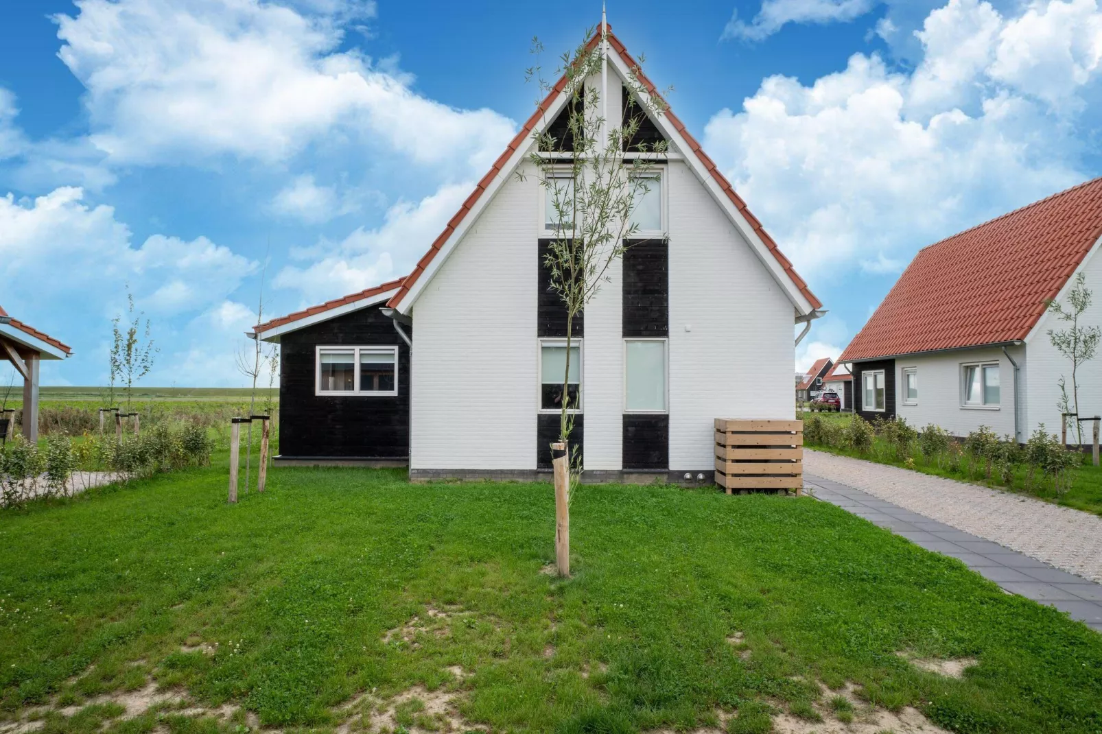 De Kluut Huis Nr 12-Buitenkant zomer