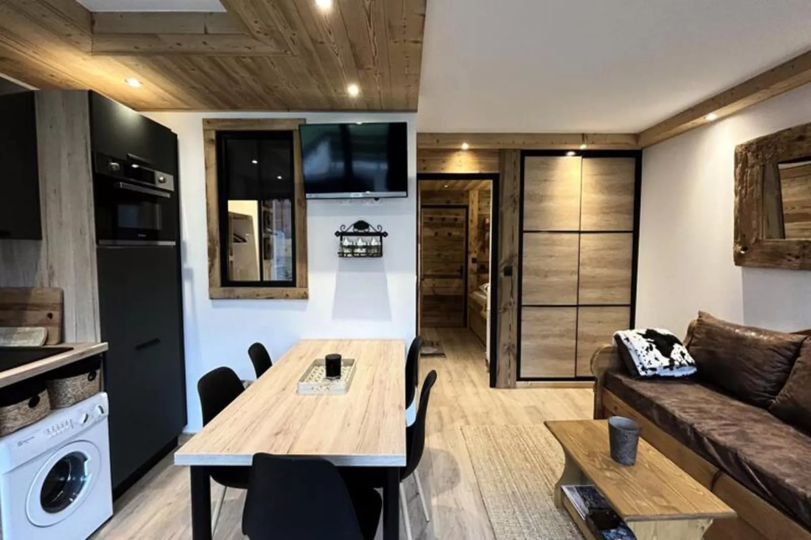 Résidence La Pointe Des Verres-Eetkamer