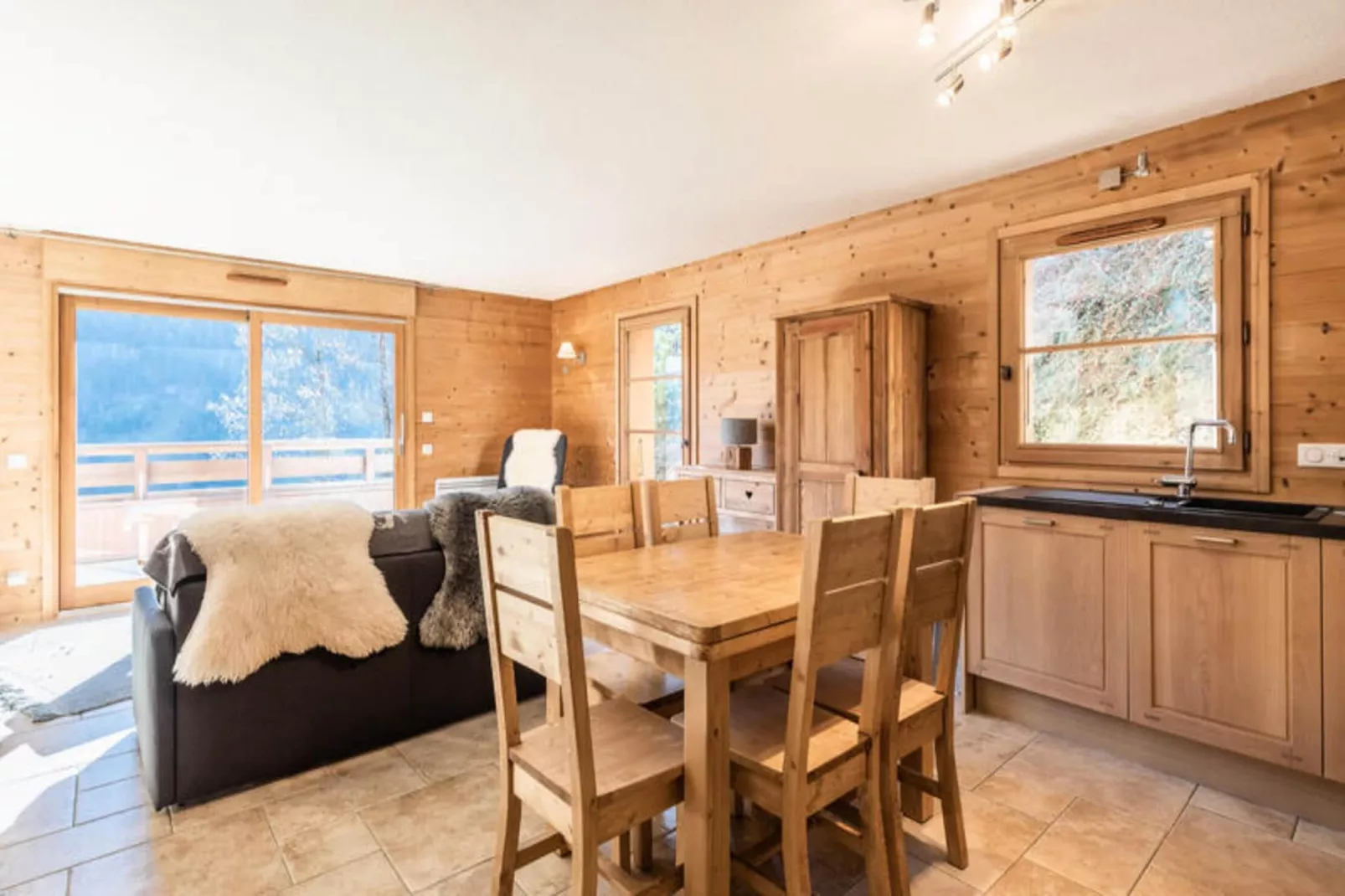 Résidence Belrose-Buitenkant zomer