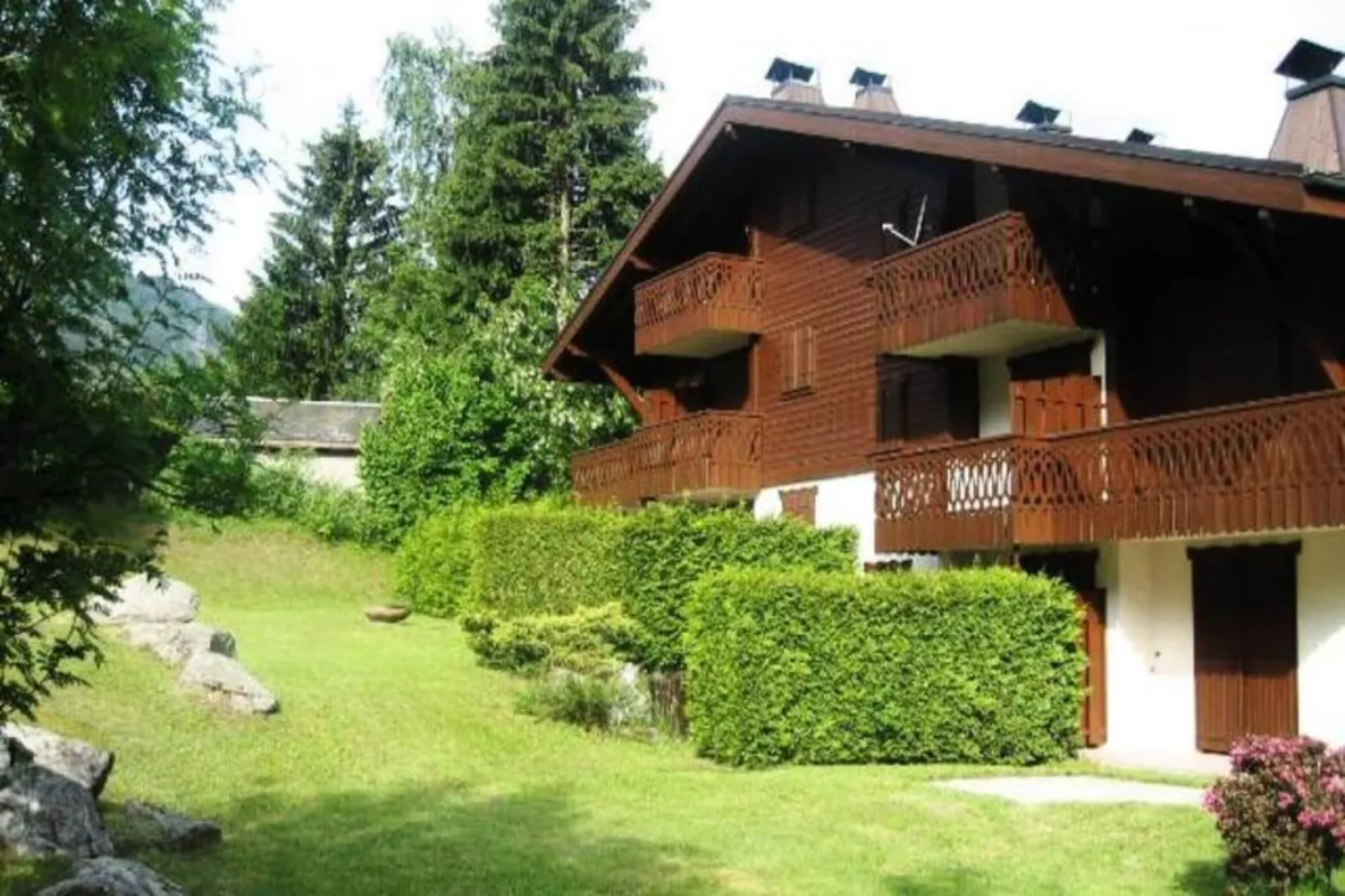 Résidence Les Aiguilles Rouges Bat B-Buitenkant zomer