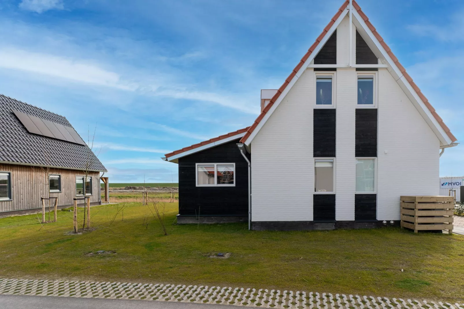 De Zeemeeuw Huis Nr 54-Buitenkant zomer