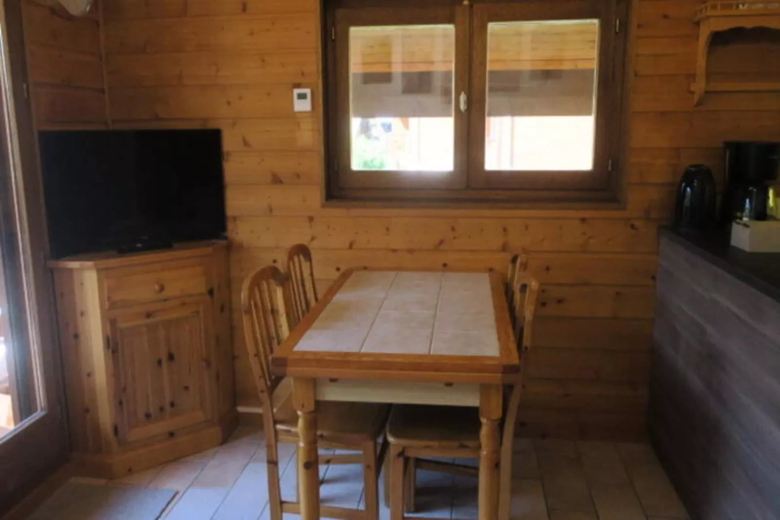 Résidence Les Perthuis-Eetkamer