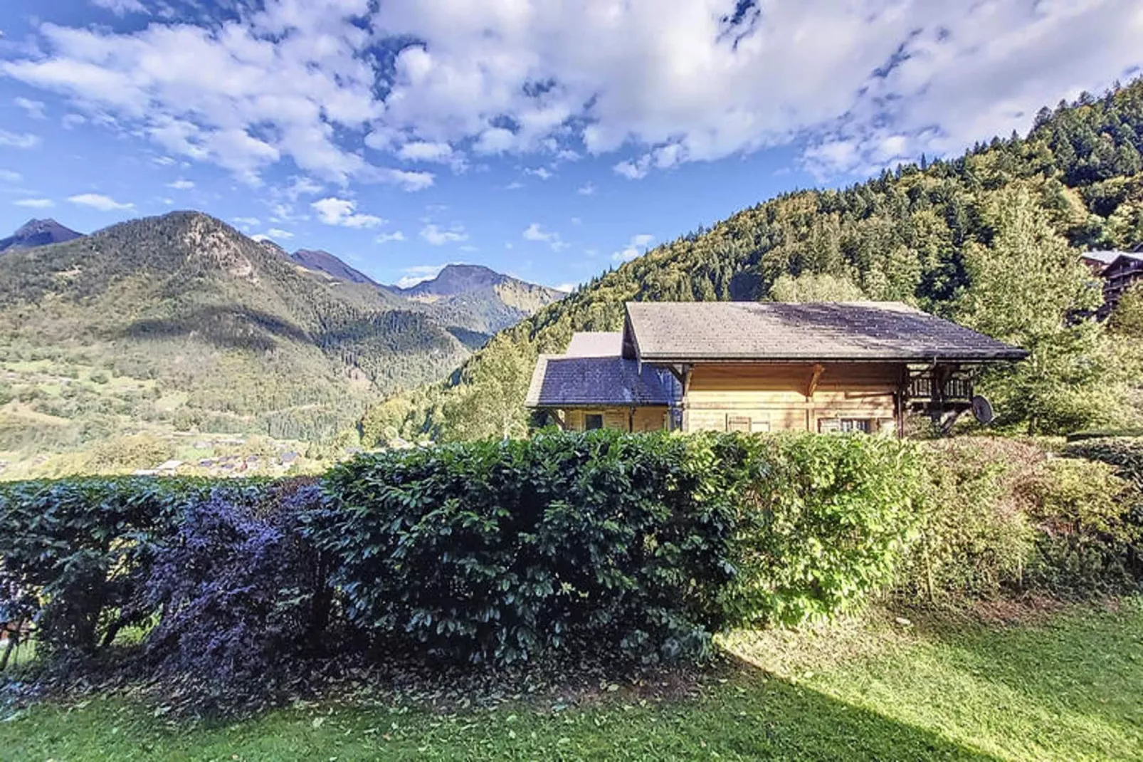 Studio à Saint Jean d'Aulps-Buitenkant zomer