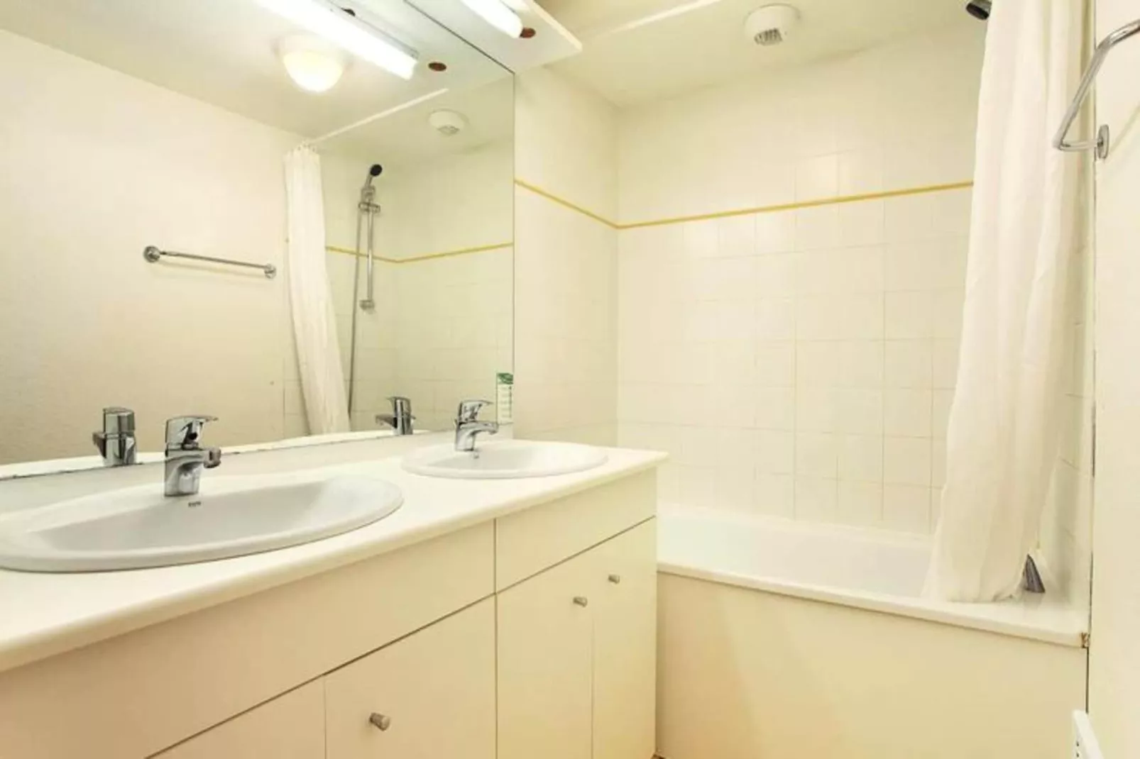 Résidence Odalys Le Buet**-Buitenkant zomer