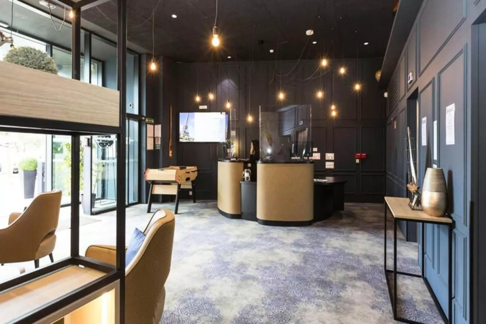 Appart'hôtel Odalys Paris XVII-Buitenkant zomer