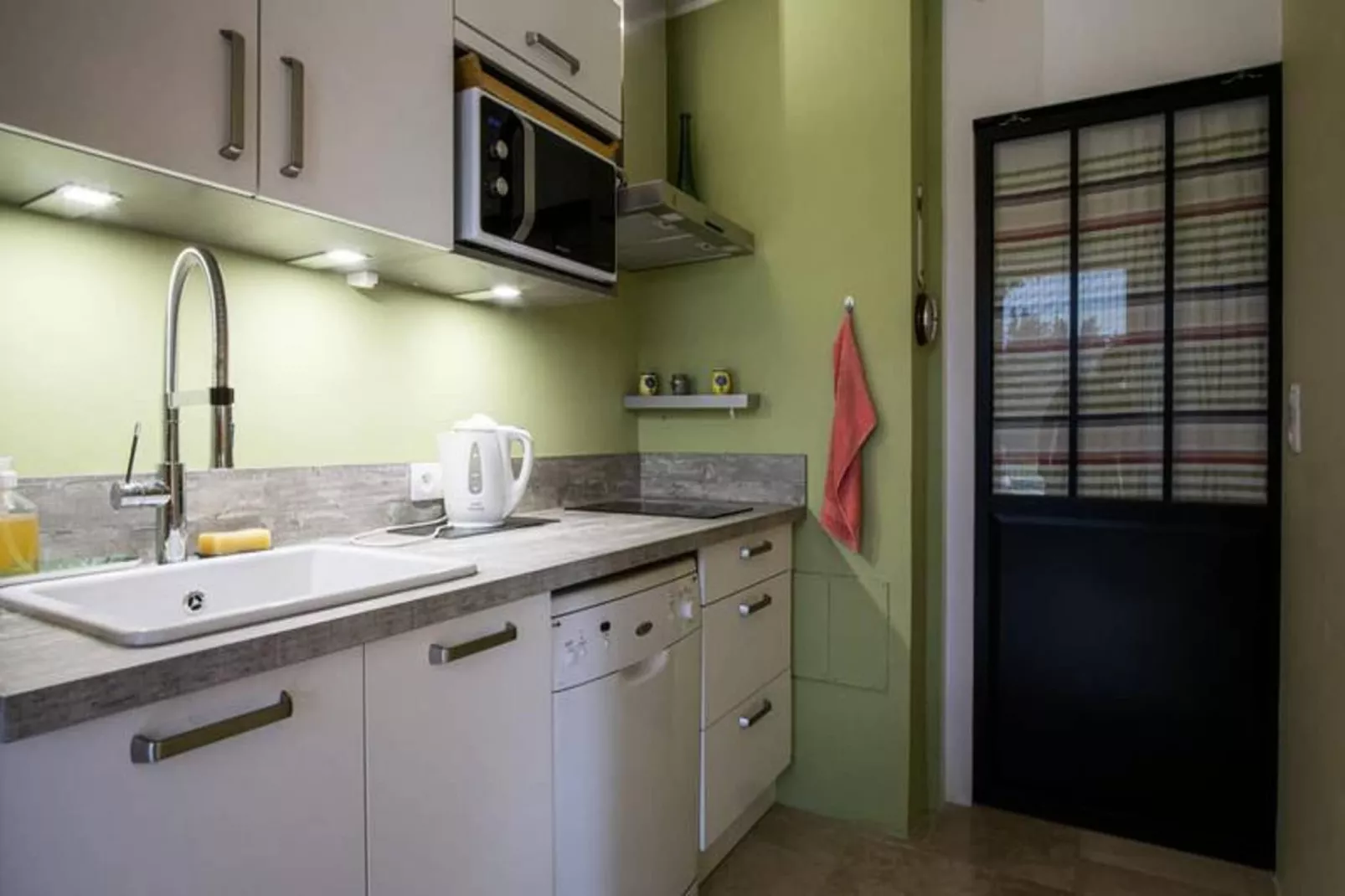 Maison De La  Bandine-Keuken