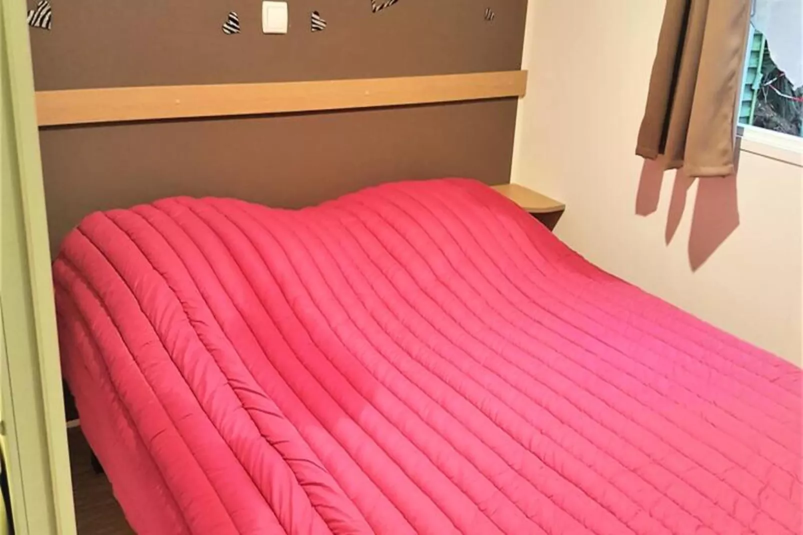 Mobil-home 4 pers. proche plage-Buitenkant zomer