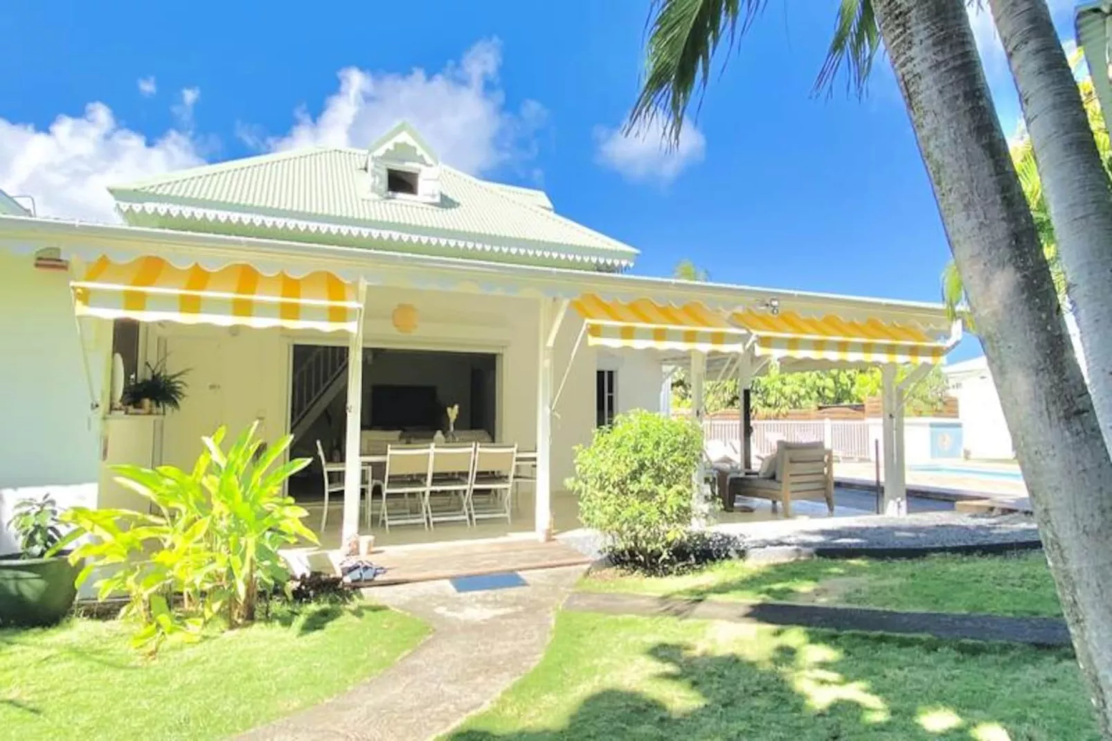 Villa Charlotte-Image-tags.