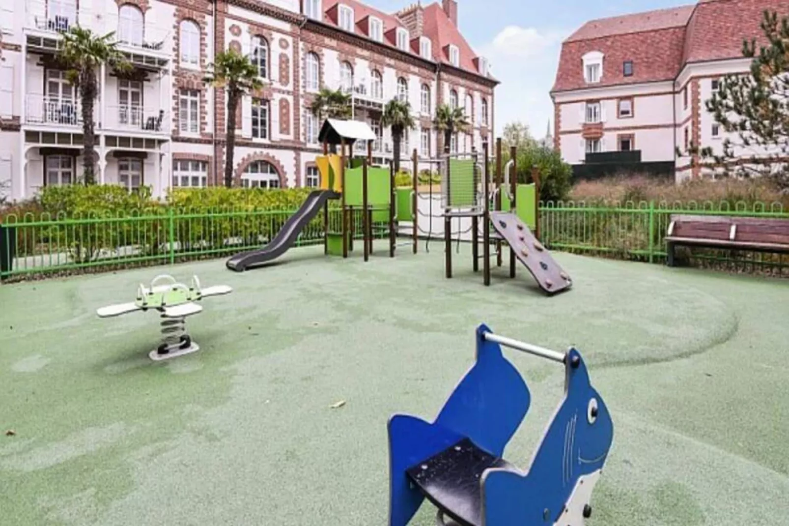 Résidence Presqu'Ile de la Touques-Buitenkant zomer