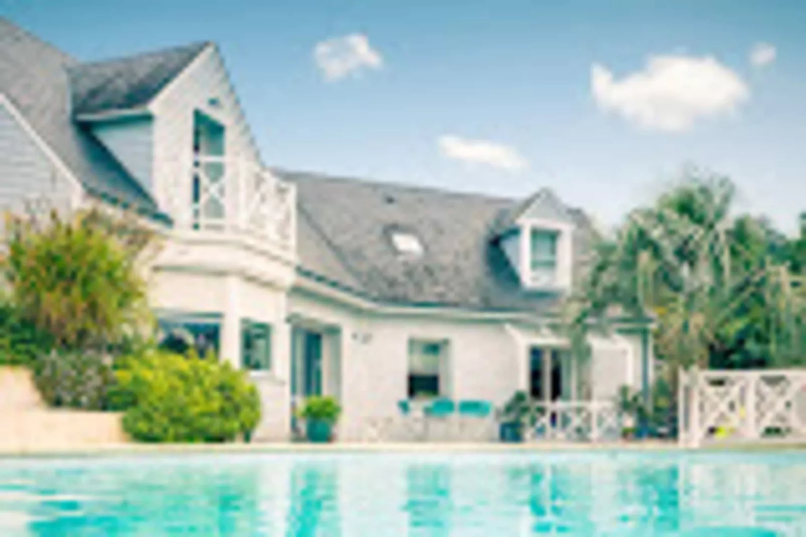 Résidence Regates-Buitenkant zomer