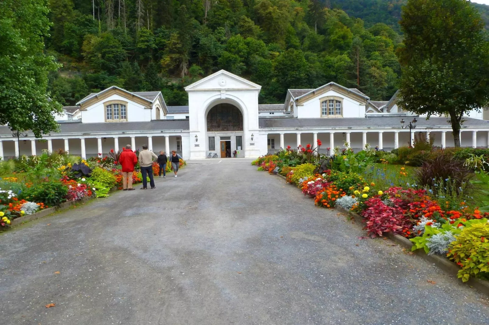 Résidence Sentein-Buitenkant zomer