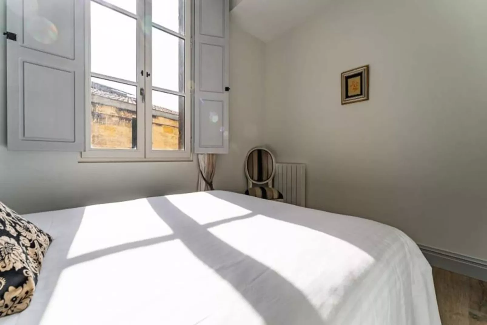 Chaleureux Appartement Au C&oelig;ur Du Quartier Historique Saint-michel-Slaapkamer