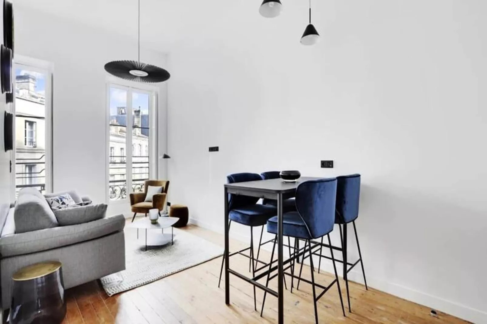 Maison Labruy&egrave;re - Suite Aviau-Buitenkant zomer