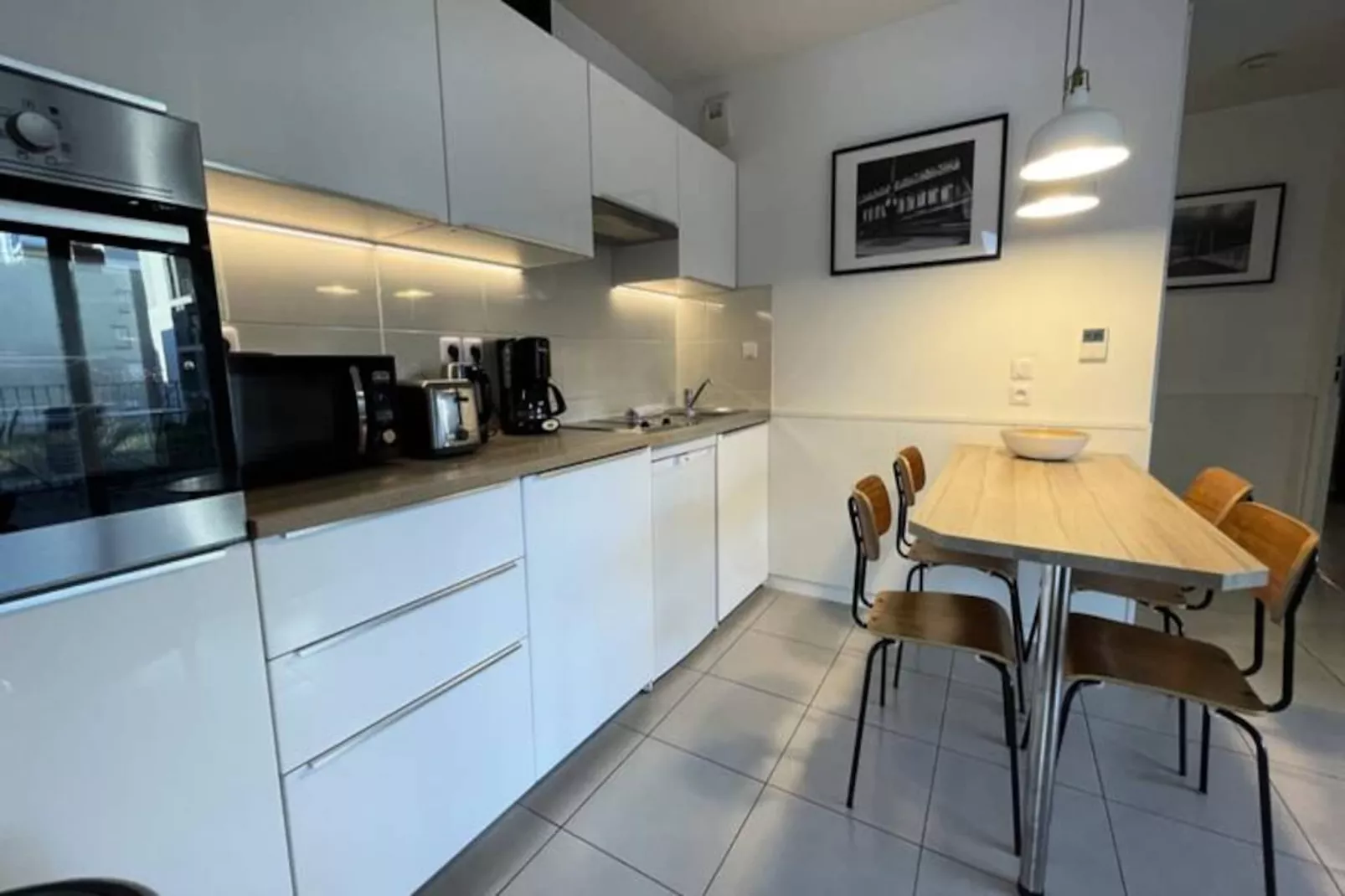 Appartement Rayonnant Et Moderne Tr&egrave;s Bien Situ&eacute;, Proche De La Cit&eacute; Du Vin-Image-tags.