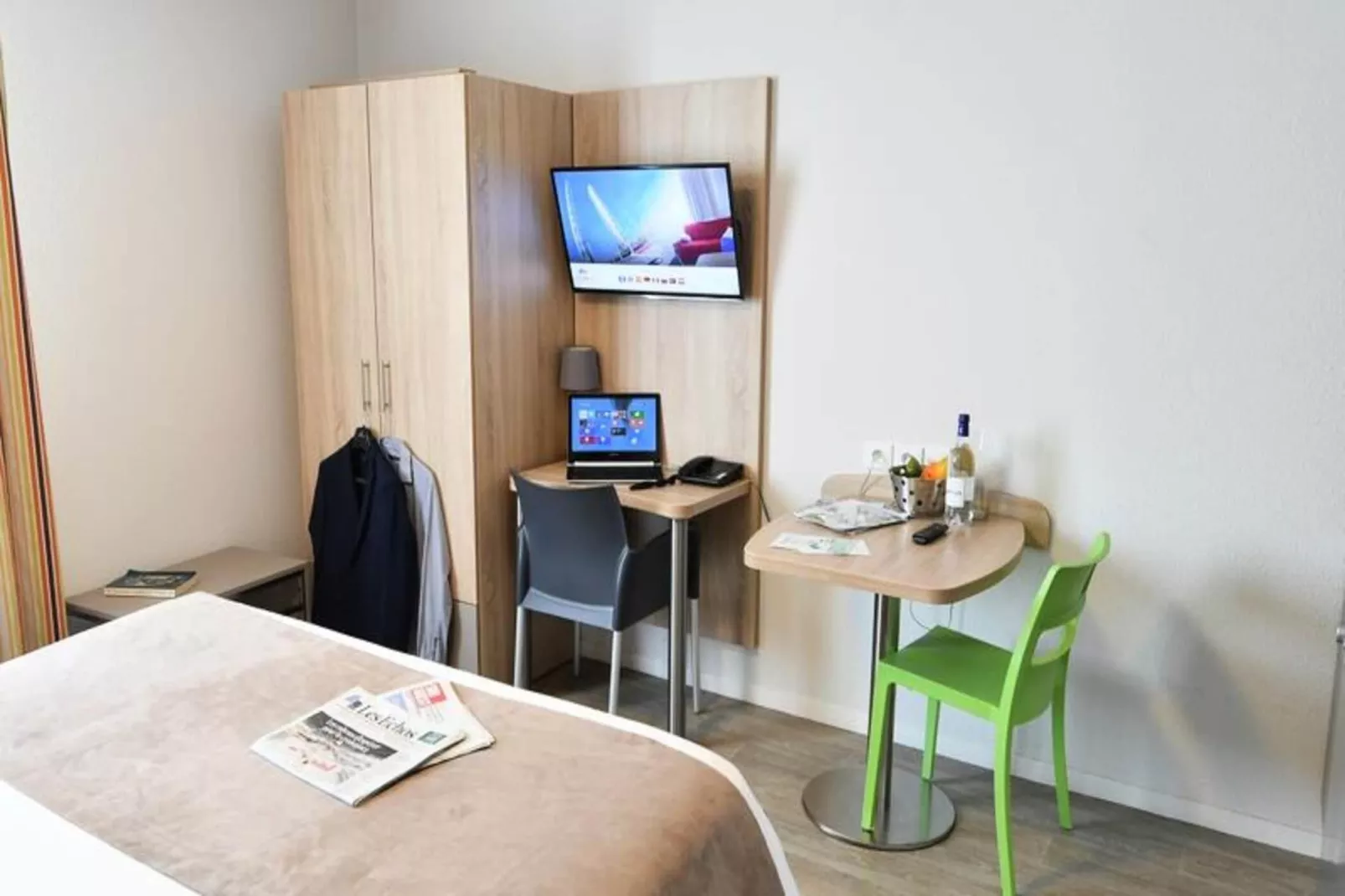 Appart'Hôtel Mer & Golf Bordeaux Bassins à Flot***-Woonkamer