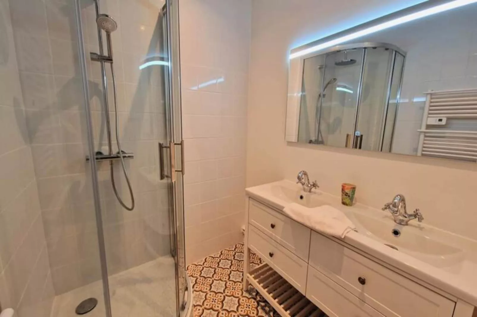 Le Berriat | Spacieux T4 | 3 Chambres ✨-Buitenkant zomer