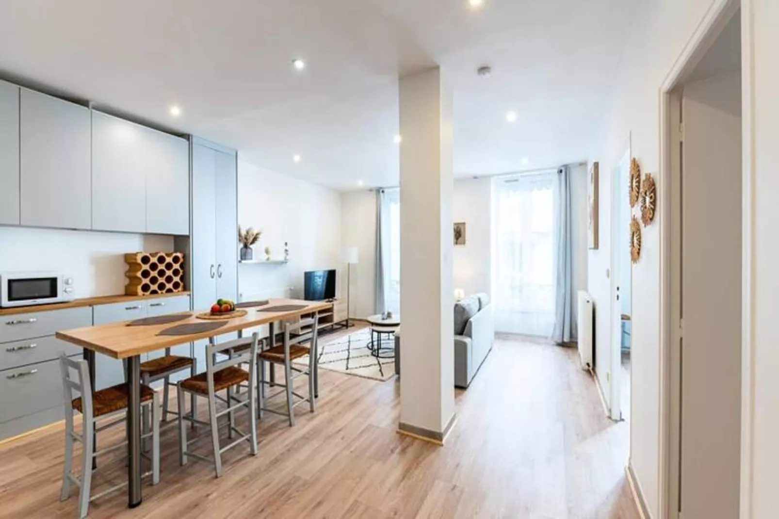 | La Gare Aux 400 Couverts 🚅 | Gare, Gem, Tramway-Eetkamer