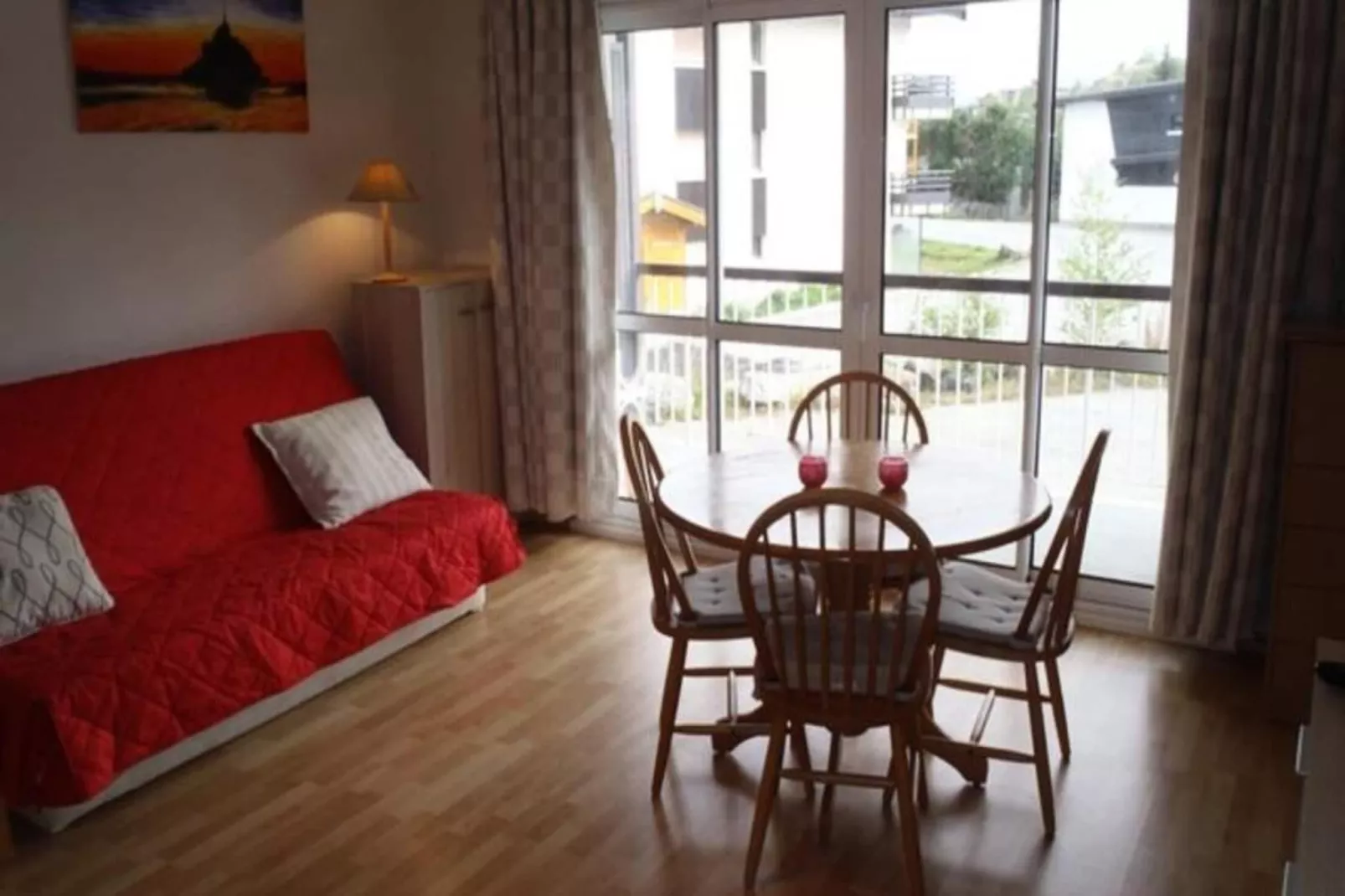 Résidence Choucas-Buitenkant zomer