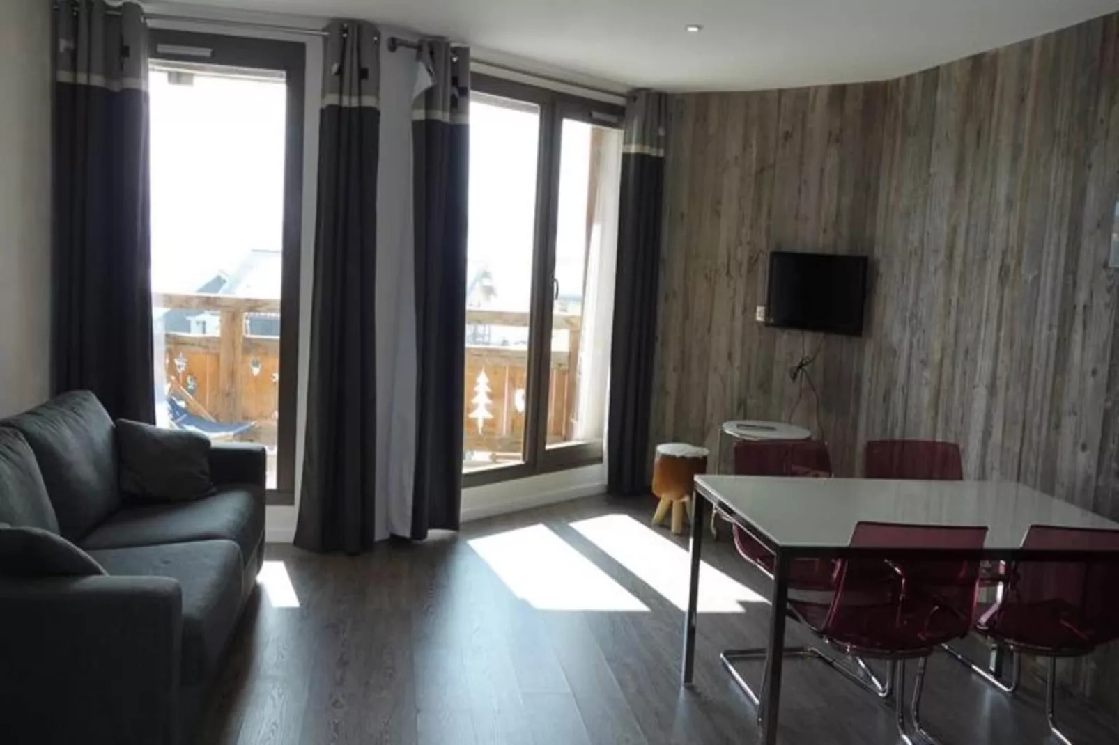 Résidence Taburle-Buitenkant zomer