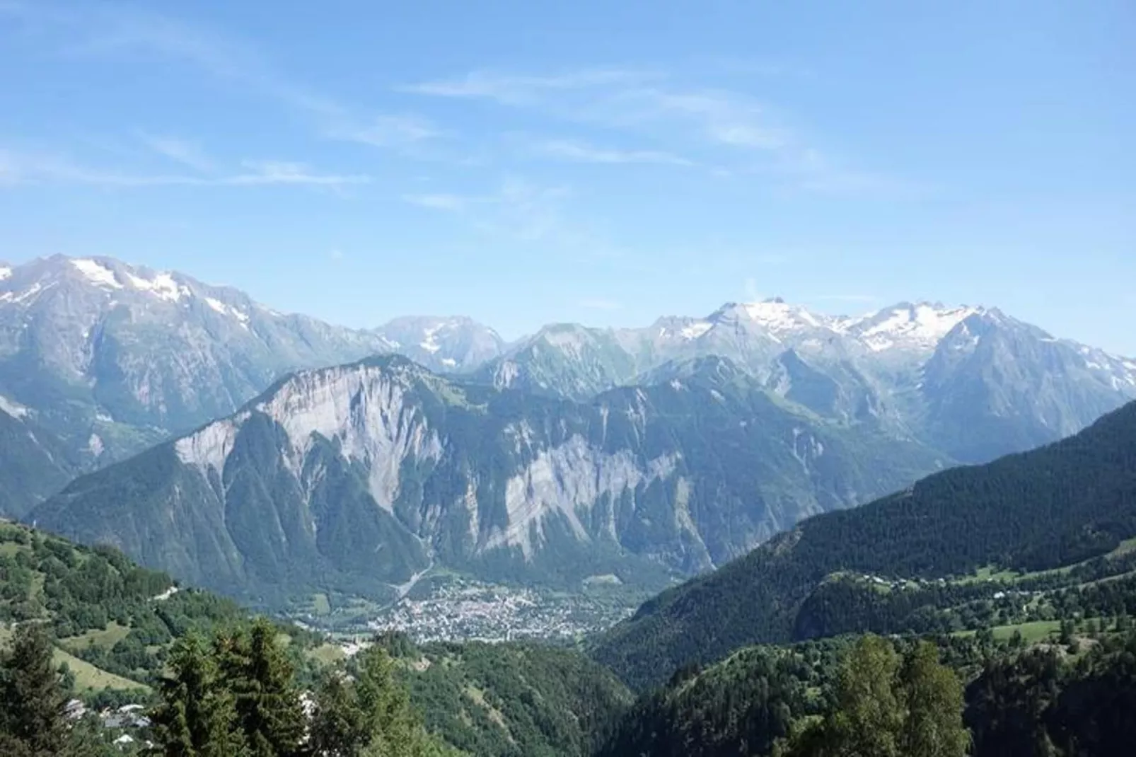 Résidence Solaires-Uitzicht zomer