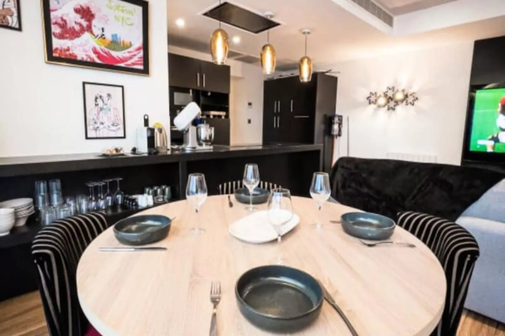 Maison R&eacute;gent & Spa - En Haut De L'escalier-Image-tags.