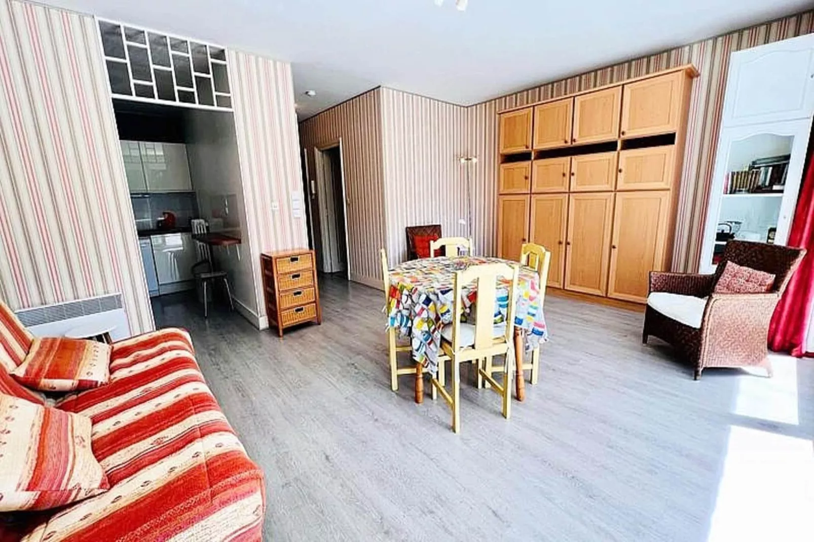 Résidence Goulvars-Eetkamer