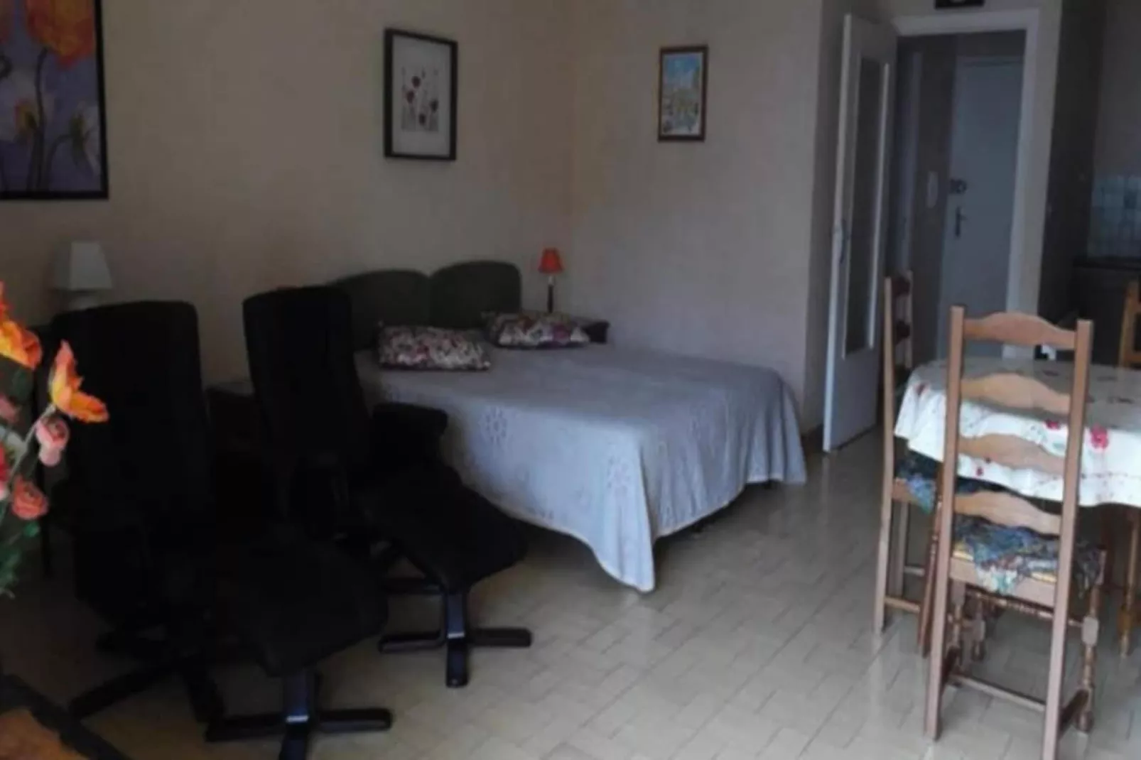 Résidence Studio Avec Parking 100 M D&eacute;parts Pour Les Iles-Woonkamer