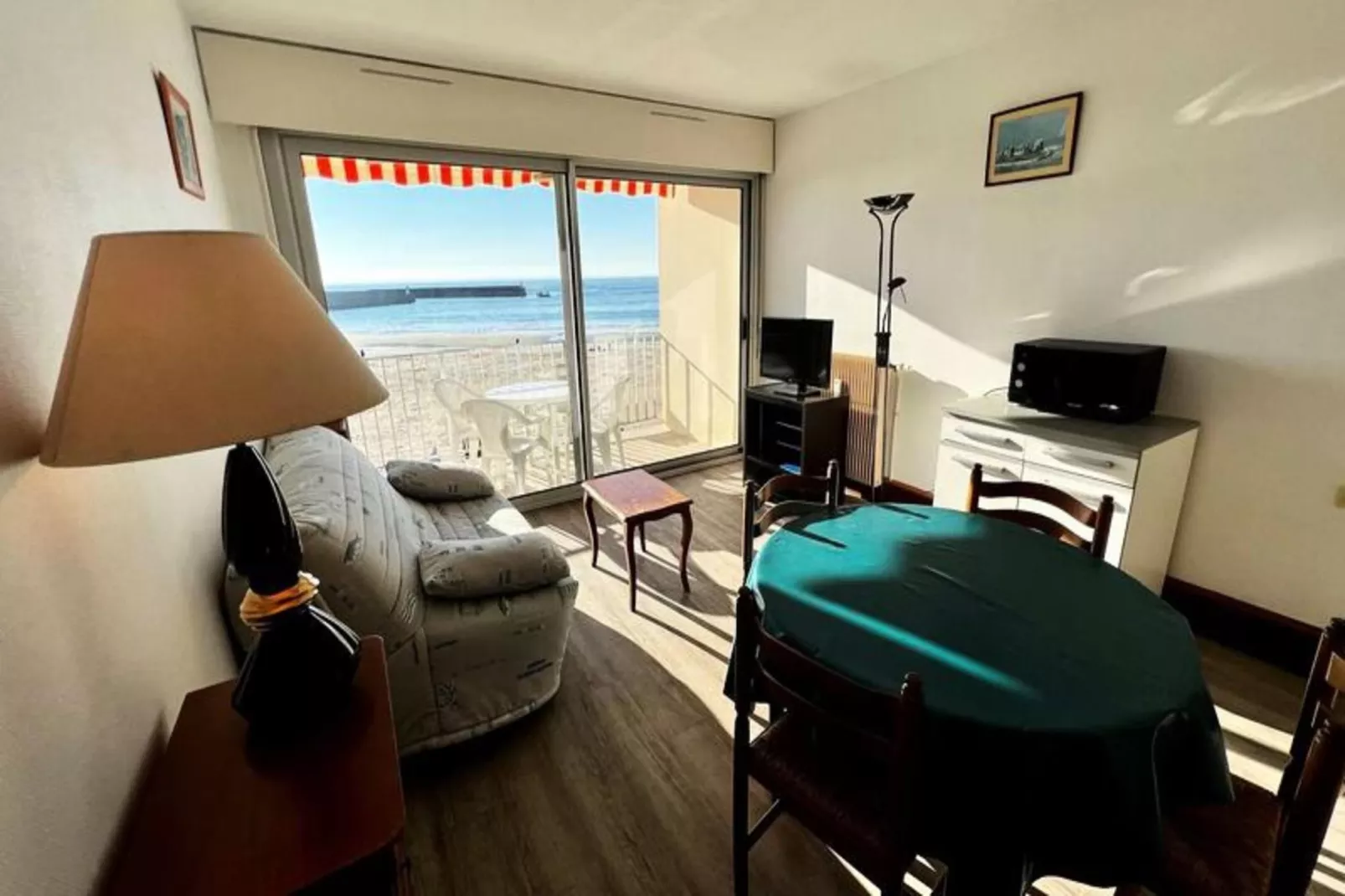 Résidence Dauphins-Eetkamer