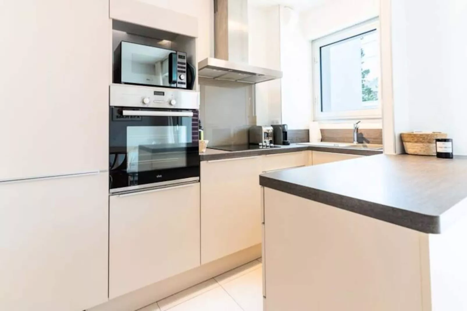 Résidence Bel Appartement Pour 5 Pers Avec Deux Terrasses Proche Mer Et Centre-Image-tags.