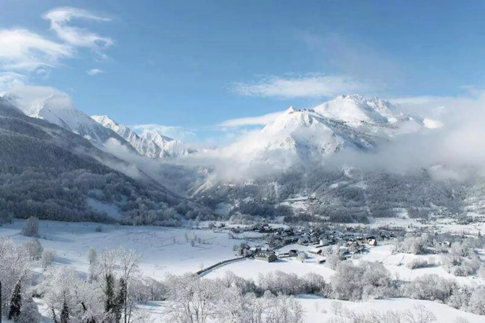 Résidence Arches Daure Bata-Image-tags.