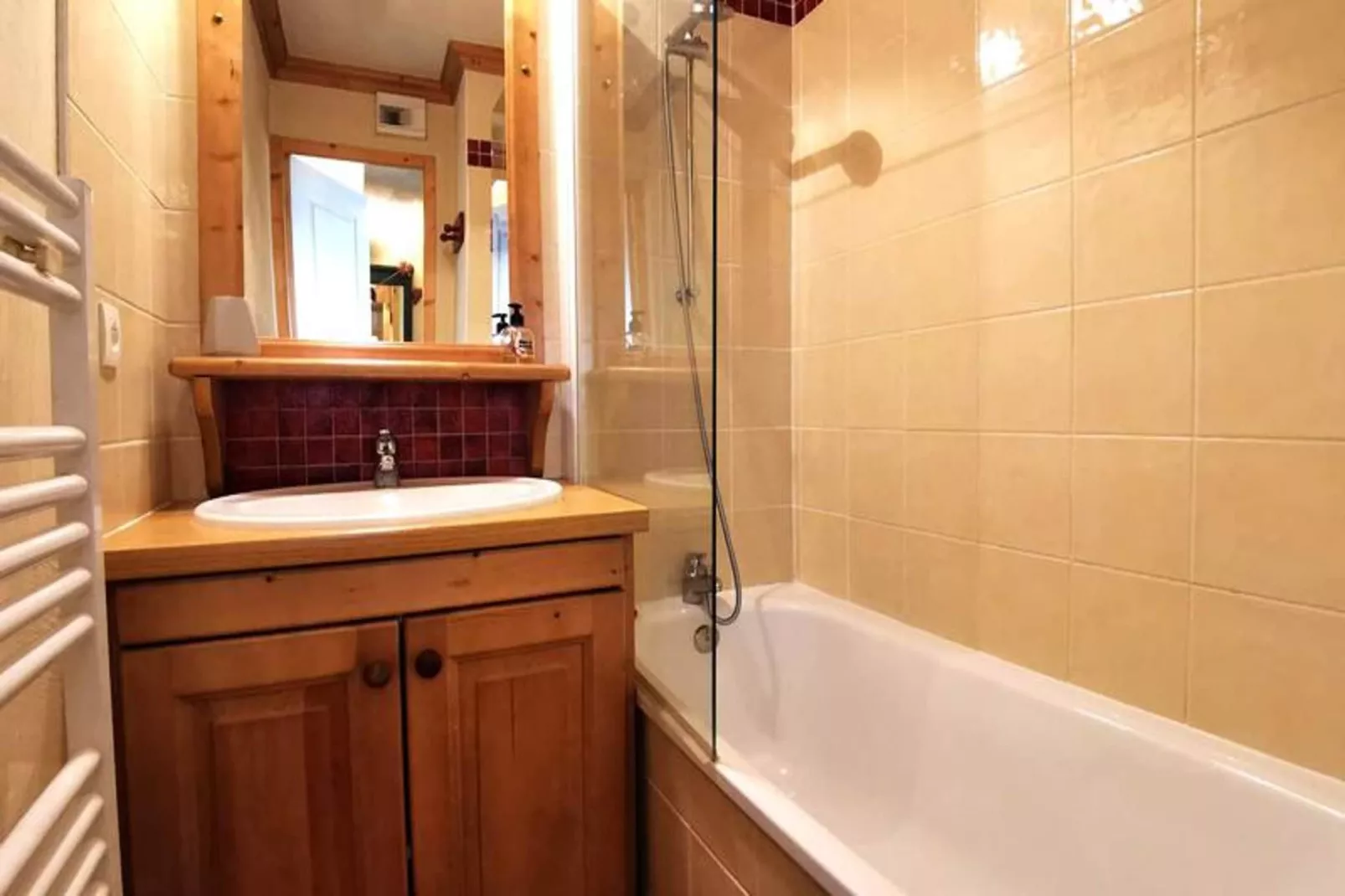 Résidence Valeriane-Badkamer