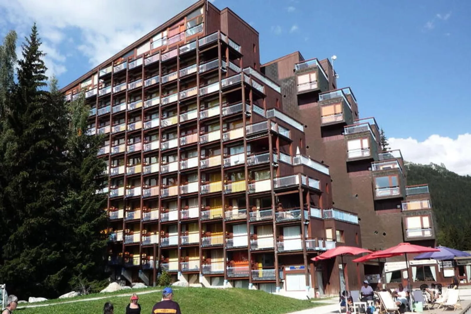 Résidence Belles Challes - Buitenkant zomer