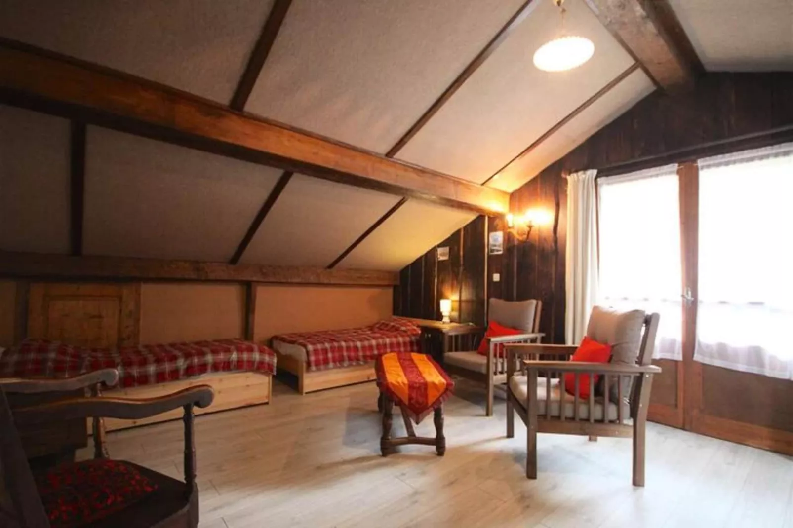 Chalet Les Triolets-Woonkamer