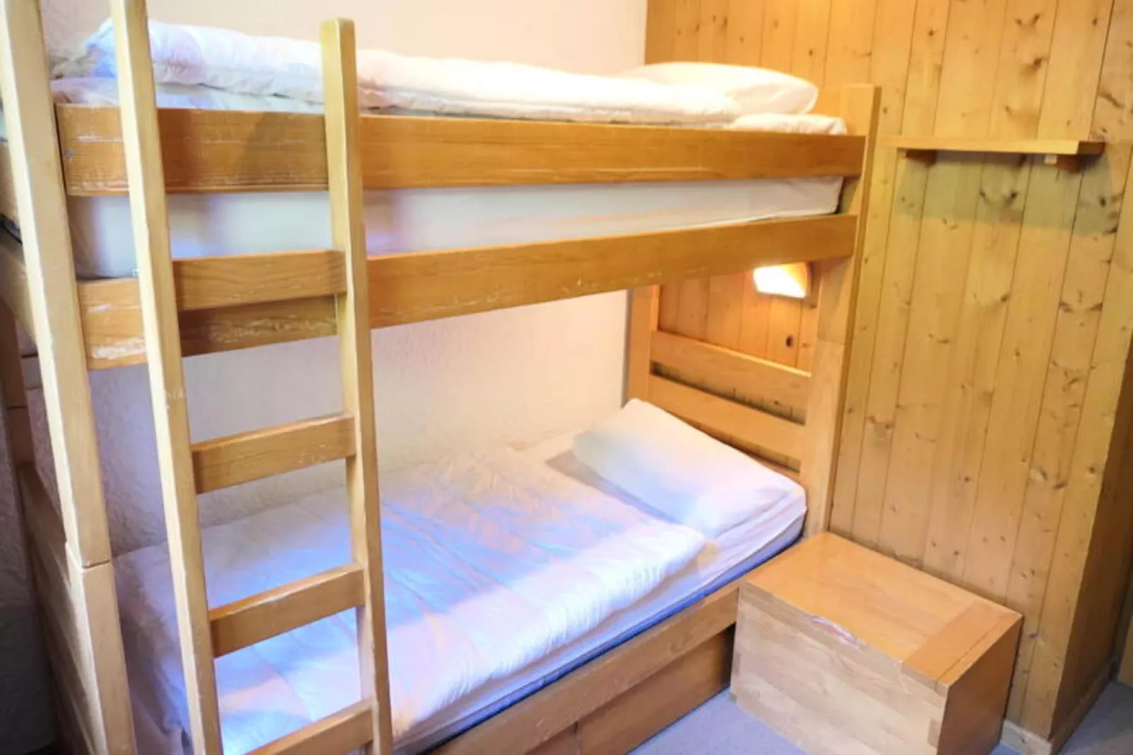 Résidence Les Planes-Buitenkant zomer