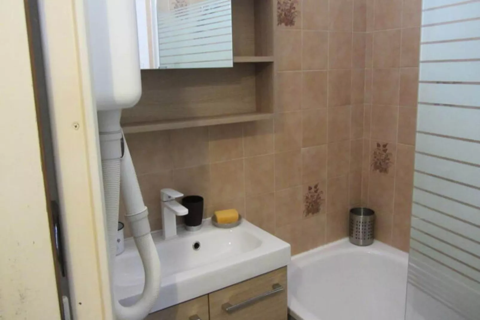 Résidence Combettes-Buitenkant zomer