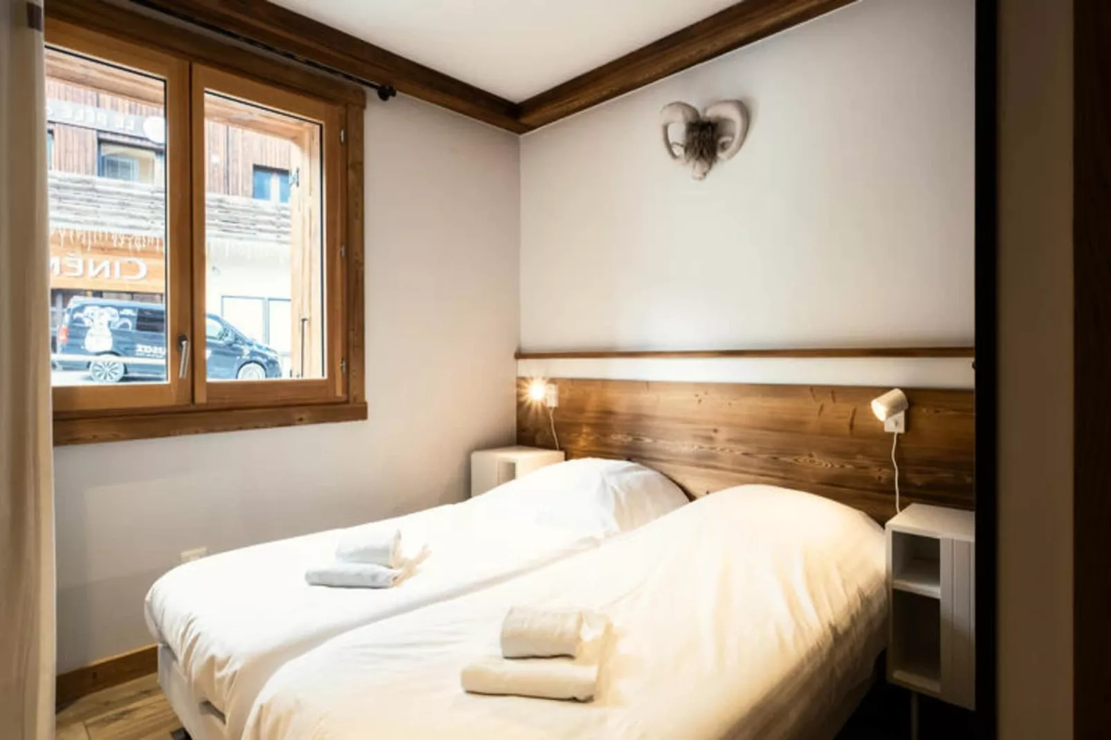 Residence Du Centre D-Buitenkant zomer