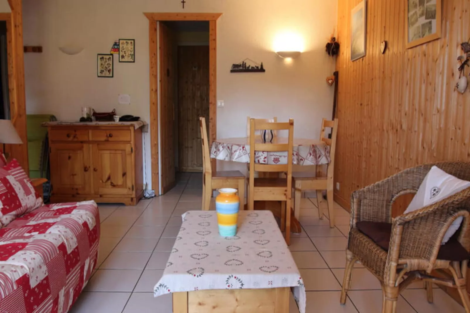 Appartements à Les Carroz-d'Arâches-Image-tags.