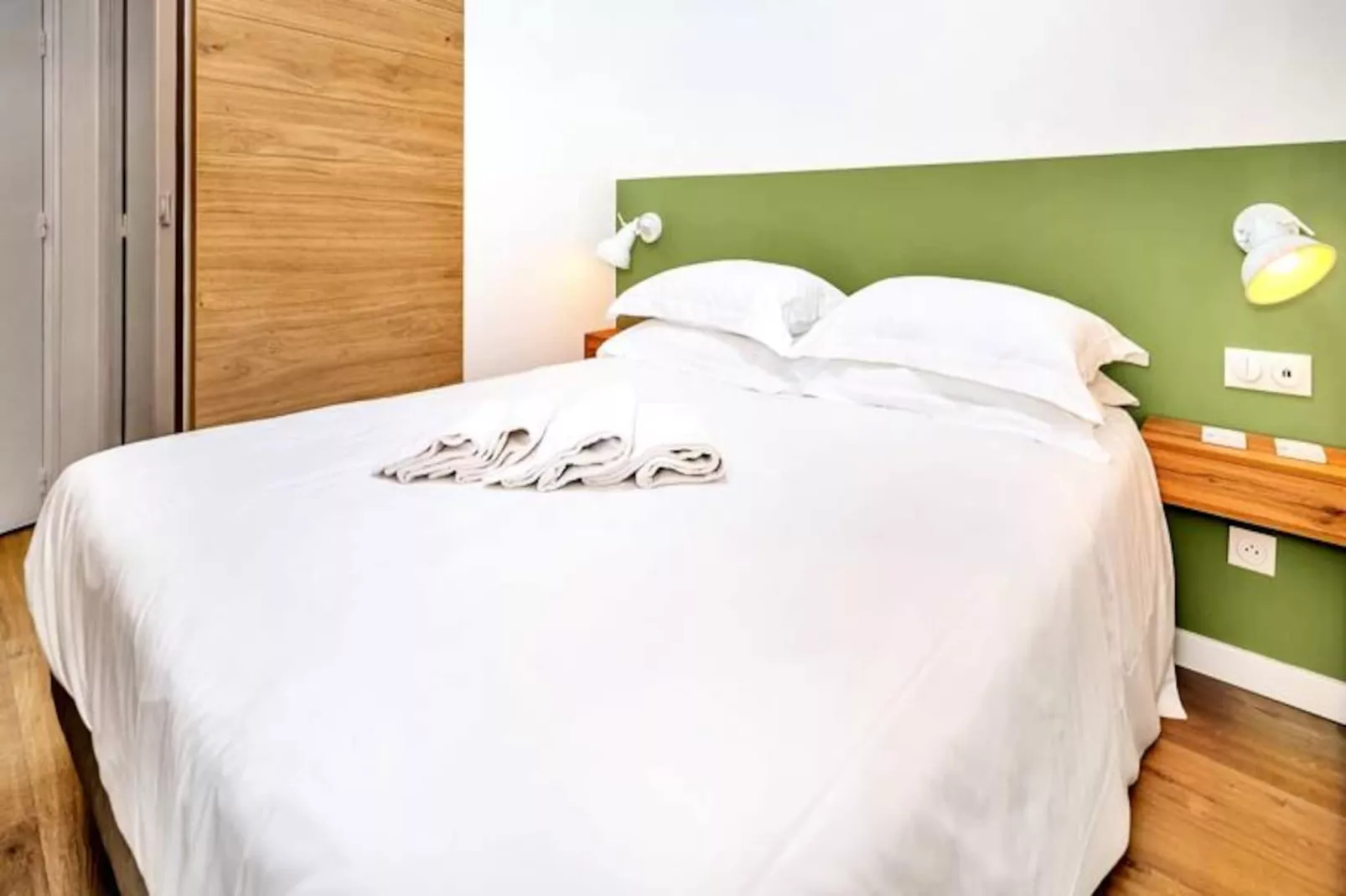 Appartement L&rsquo;hirondelle | Les Nids De La Diane-Image-tags.