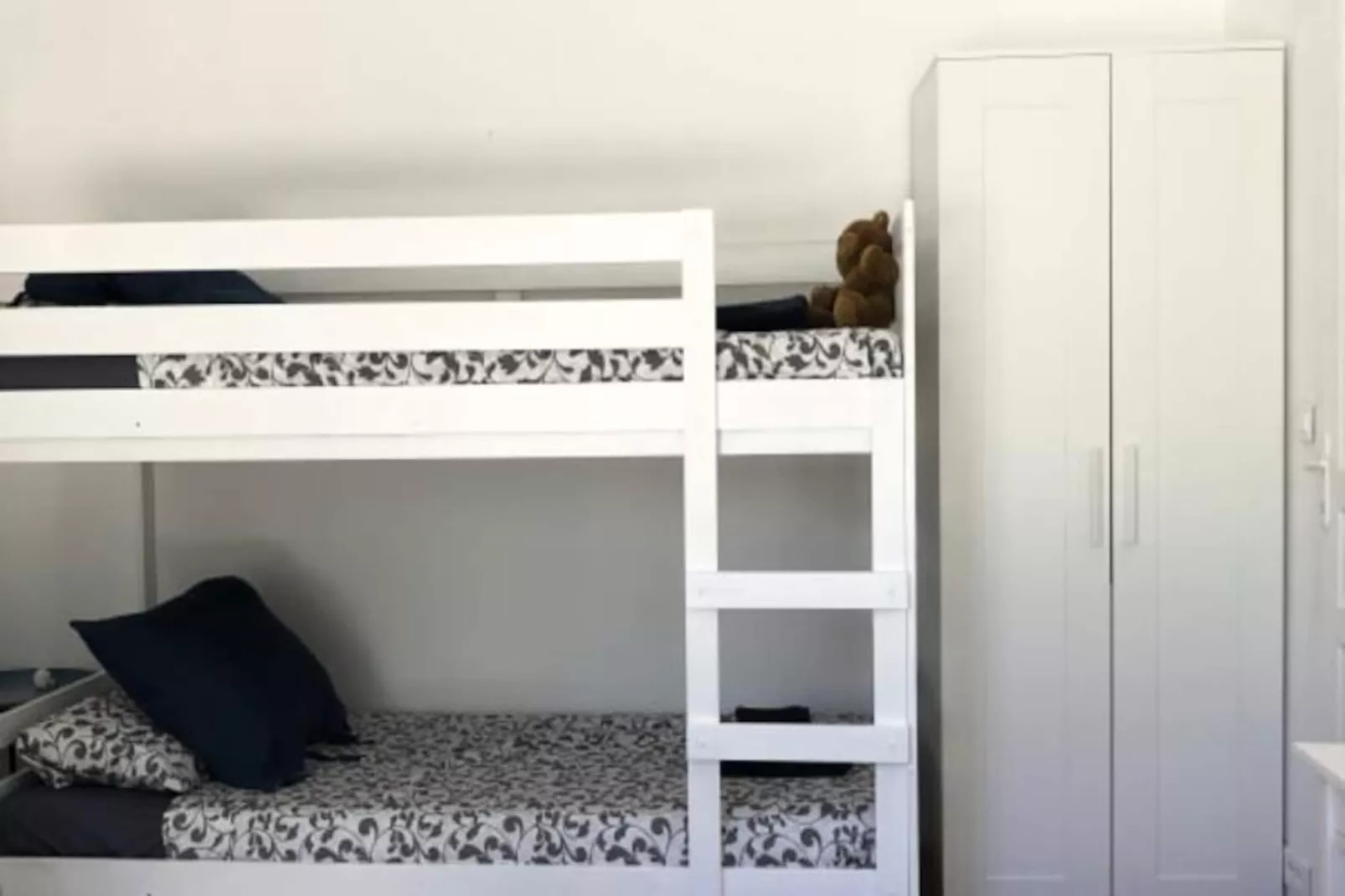 Vivez L'authenticit&eacute; &agrave; La Maison "au Pied Des Vignes"-Image-tags.