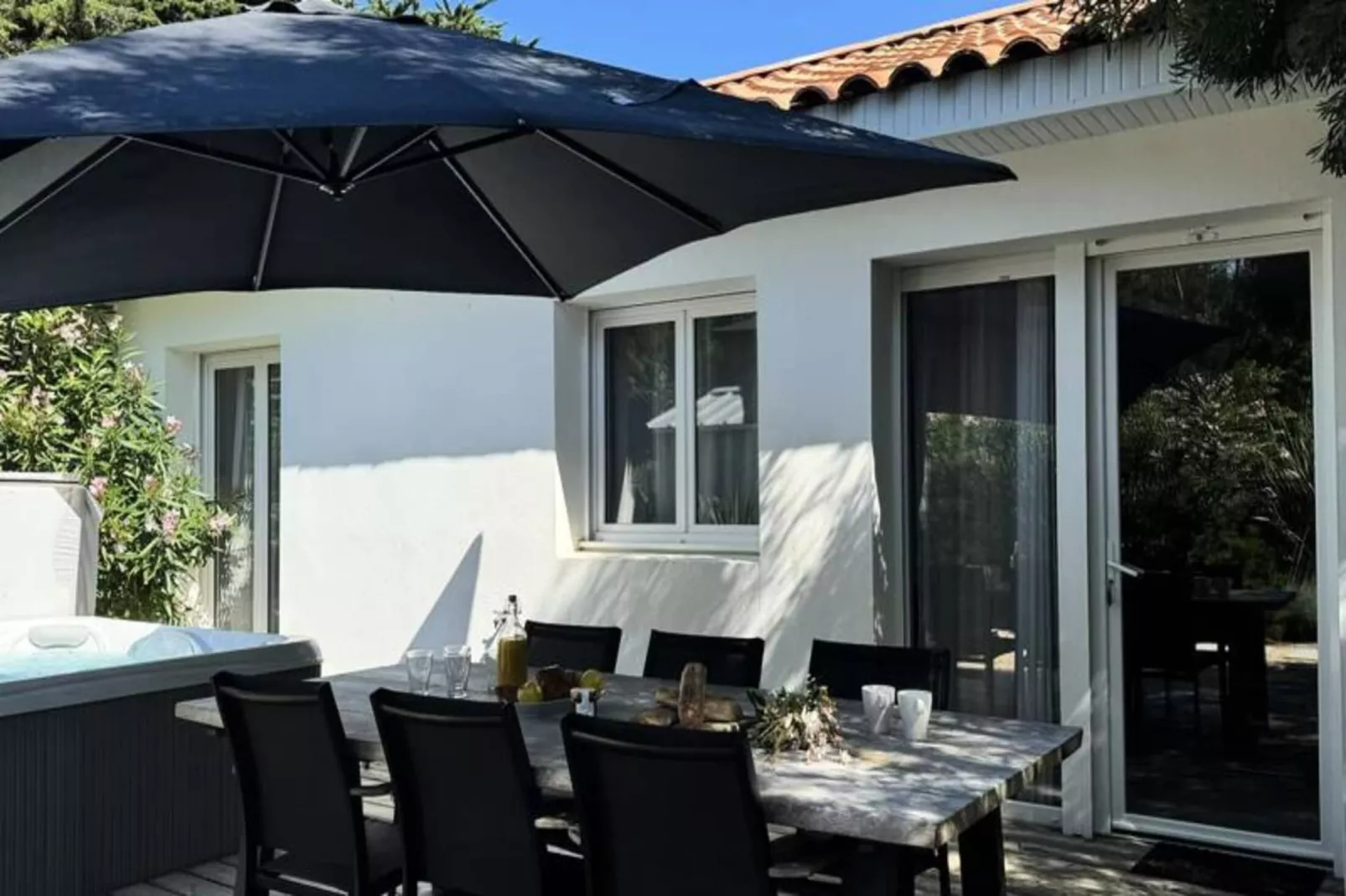 Villa Californie - Domaine Le Sherwood-Buitenkant zomer