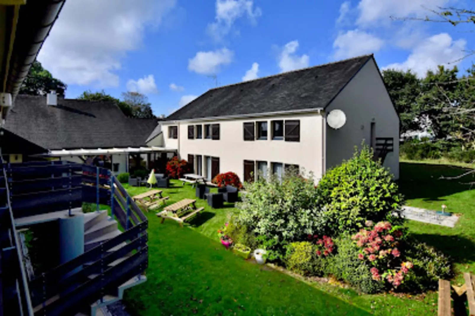 Résidence Regates-Buitenkant zomer