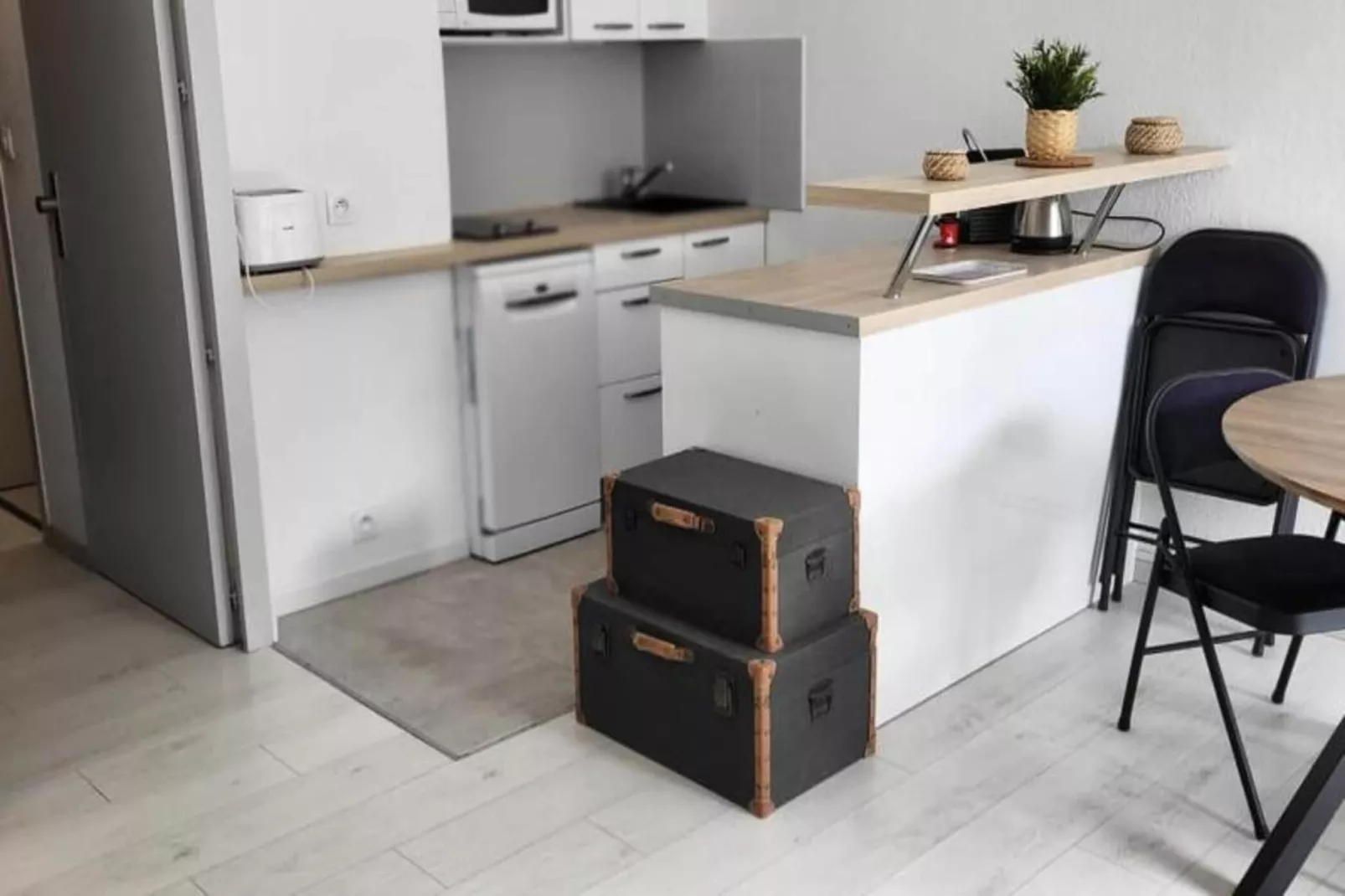 Résidence La Cigale De Mer &agrave; 100 M De La Plage Et Du Centre Ville Du Grau Du Roi-Keuken