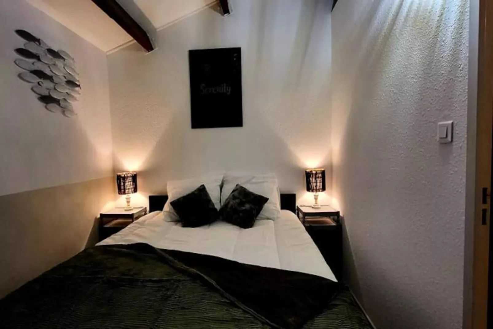 Résidence Petit Boudha Climatis&eacute; Mezzanine R&eacute;nov&eacute;  Parking 400m Plage ,50m Commerces-Image-tags.