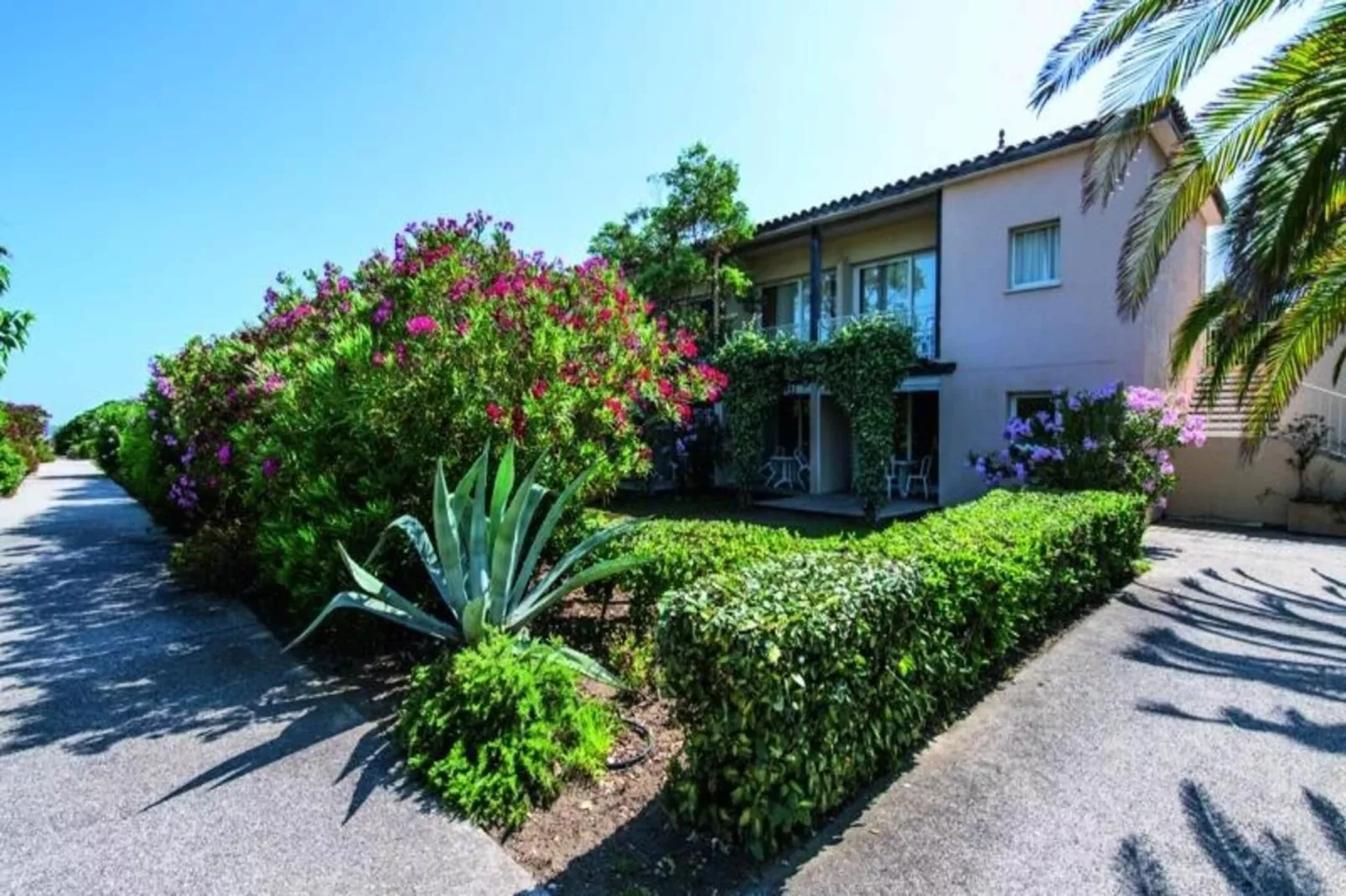 SOWELL Résidences Les Sablons***-Buitenkant zomer