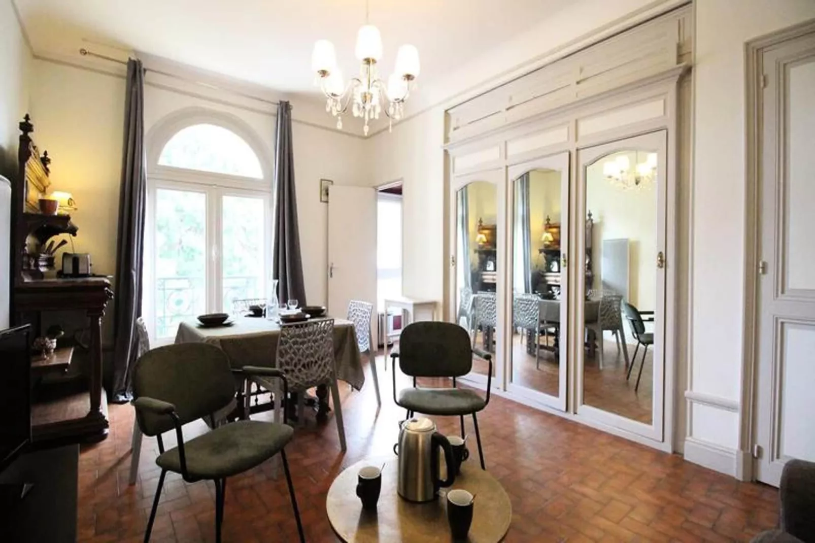 Résidence Pyrenees Palace-Eetkamer