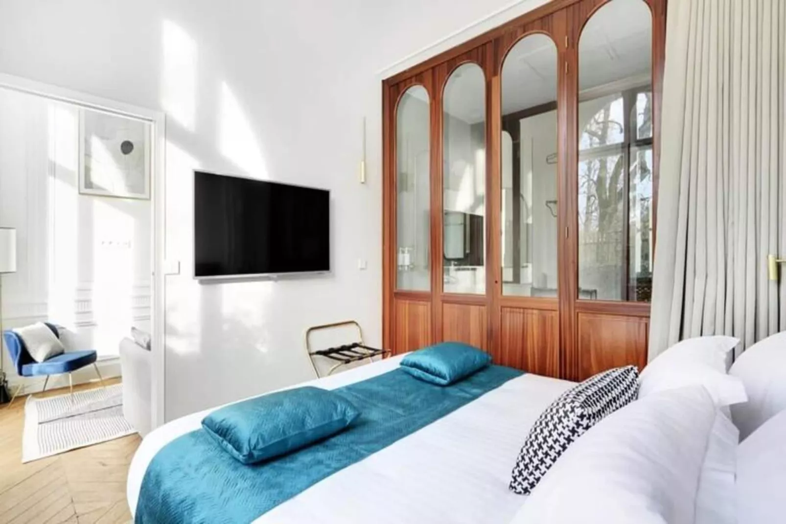 Maison Labruy&egrave;re - Suite Jardin Royal-Slaapkamer