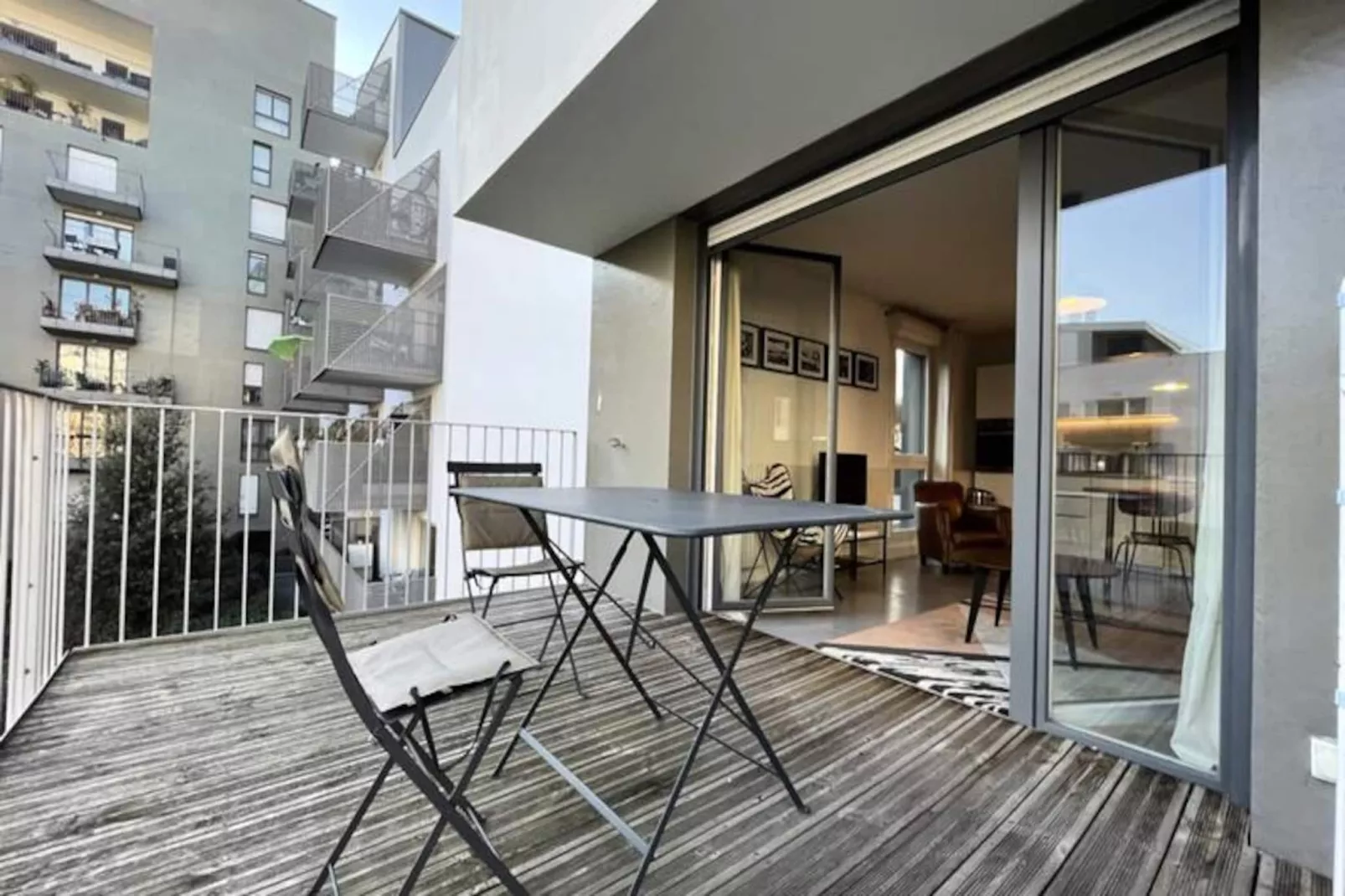 Appartement Rayonnant Et Moderne Tr&egrave;s Bien Situ&eacute;, Proche De La Cit&eacute; Du Vin-Image-tags.